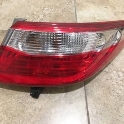 RH PASSENGER RIGHT OEM 15 thru 17 Toyota Camry Taillight ASSEMBLY 