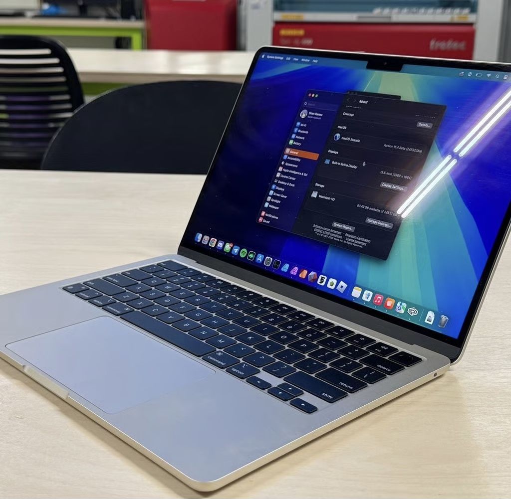 MacBook Air 2024 (M3) - 13" (Starlight, 16GB RAM, 256GB Storage)