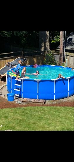 Intex 17’ pool