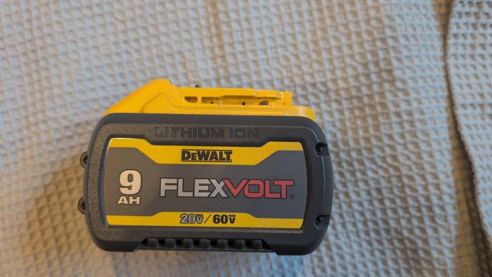 DEWALT Battery Combo 2 Pieces