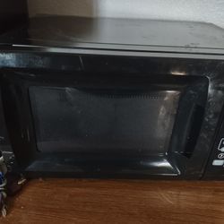 Small Counter Microwave 