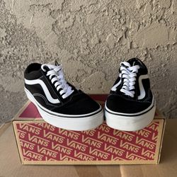 Vans Old Skool Black & White - Women’s 8.5 - Worn once, Like New
