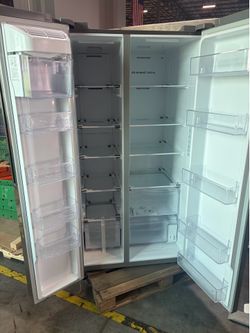 **Samsung 36" 28 cu. ft. Smart Side-by-Side Refrigerator – Fingerprint-Resistant Stainless Steel (Used)**