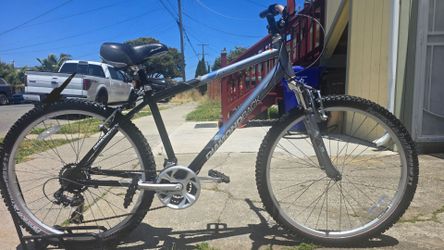 Diamondback Mountain Bike Medium Size
