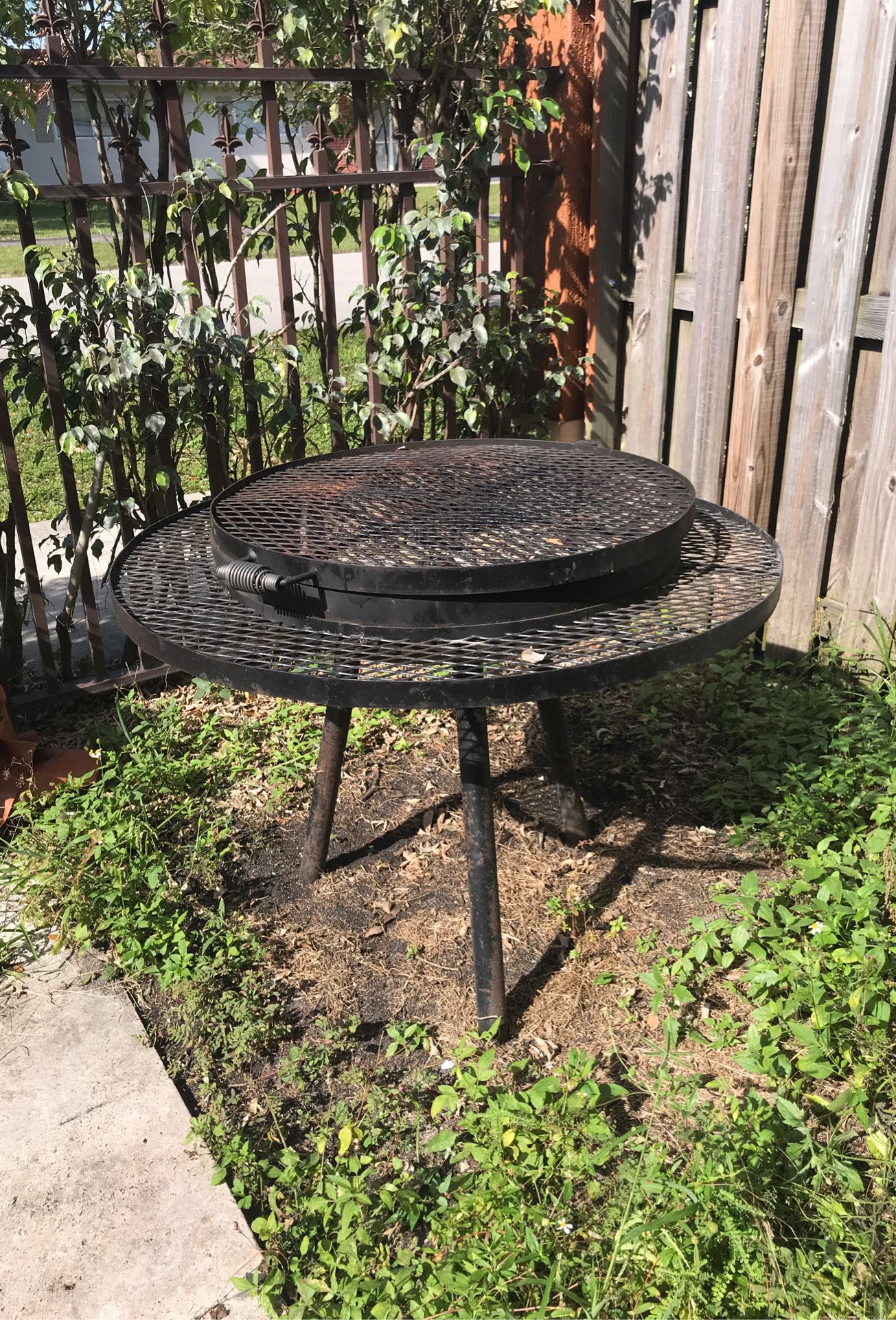 Custom Cowboy bbq grill/ fire pit made in Texas