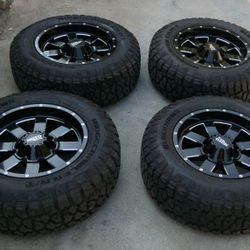 Moto Metal MO962 6 Lug Wheels With 255/70r18  Rt Tires