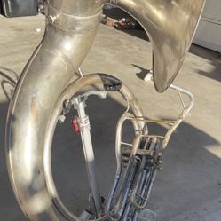 Tuba Holton