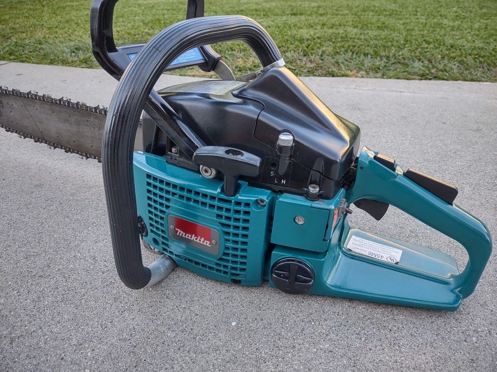 Makita Commercial Chainsaw for Sale in Paramount CA OfferUp