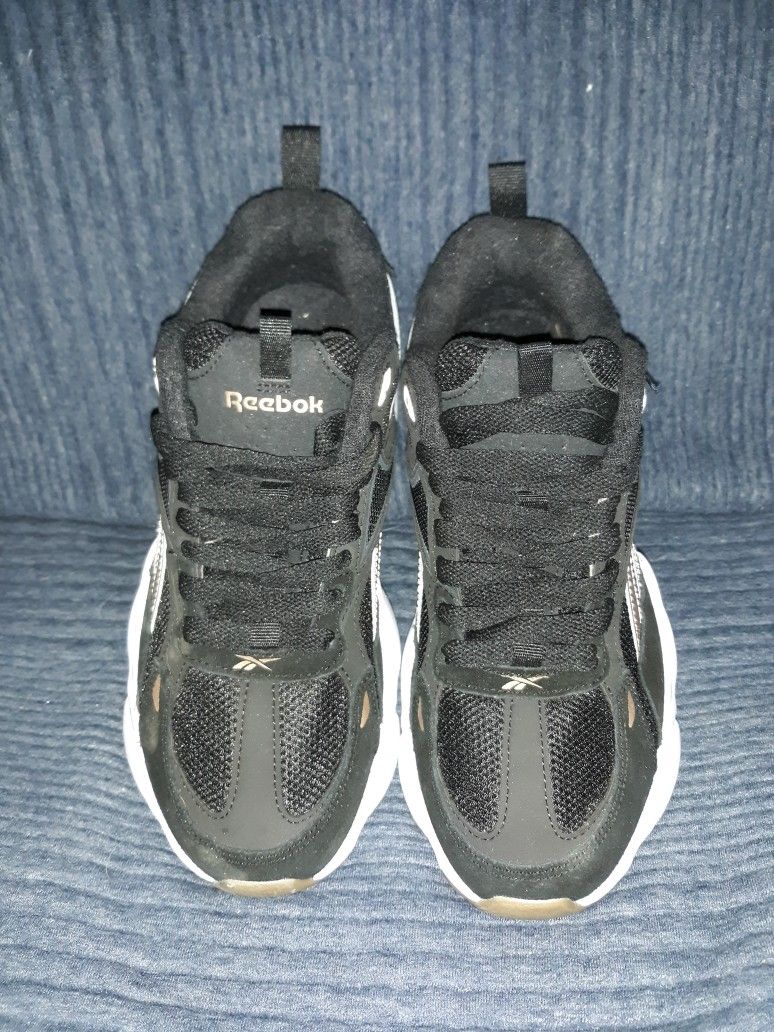 Reebok Women Tennies Shoes Snikers New