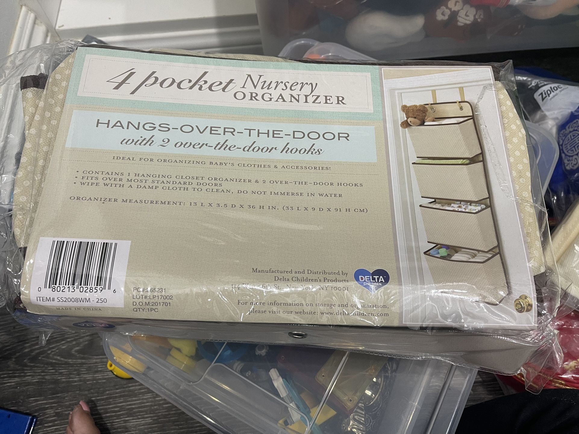 4 pocket Nursery ORGANIZER