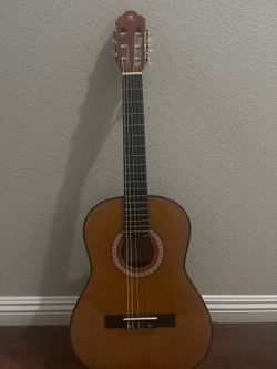 Vangoa 3/4 Classical Acoustic Guitar (36”) – Like New