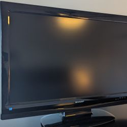 32" Sharp LCD TV