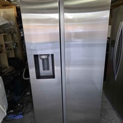 Fridge Samsung 36x38. Price Including Delivery 