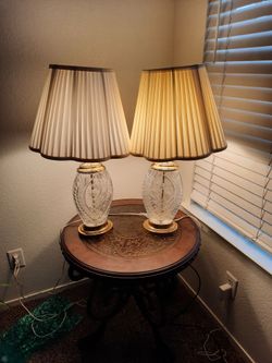 Beautiful set of 2 glass lamps