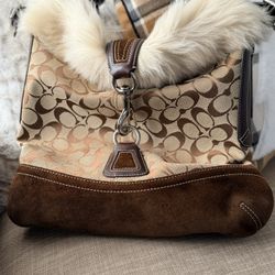 AUTHENTIC COACH Signature Large Canvas, Suede & Faux Fur Handbag – Style F052-8K48