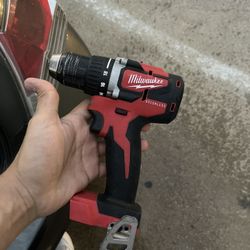 Milwaukee m18 Drill 