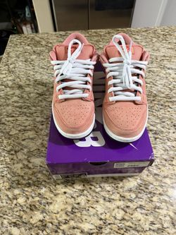 Men’s Nike SB Dunk Low ‘Pink Pig’ size 10.5