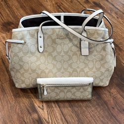 Coach Shoulder Bag  Authentic