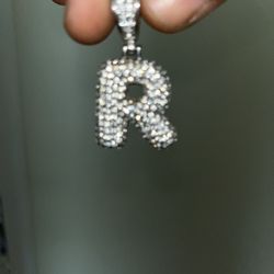 R Pendant 