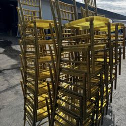 chiavari chairs r,e,n,t