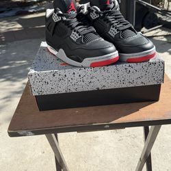 Air Jordan 4 Retro
