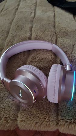 Pink Bluetooth headpbones