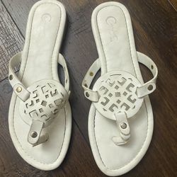Womans White Sandals Size 8 By Comfort 