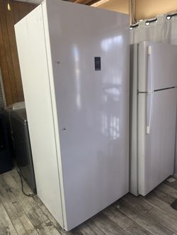 INSIGNIA FREEZER SINGLE DOOR 