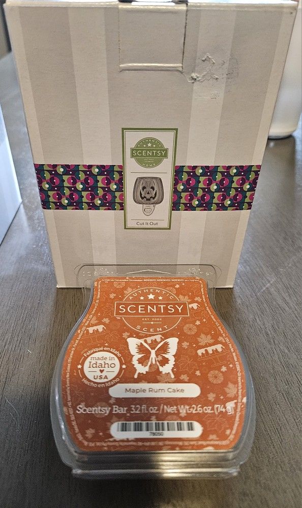 Brand New Halloween scentsy Mini Warmer