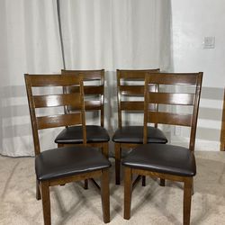 Handsome Dining Chairs (4)  / Sillas 