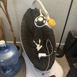 4Moms MamaRoo Baby Swing