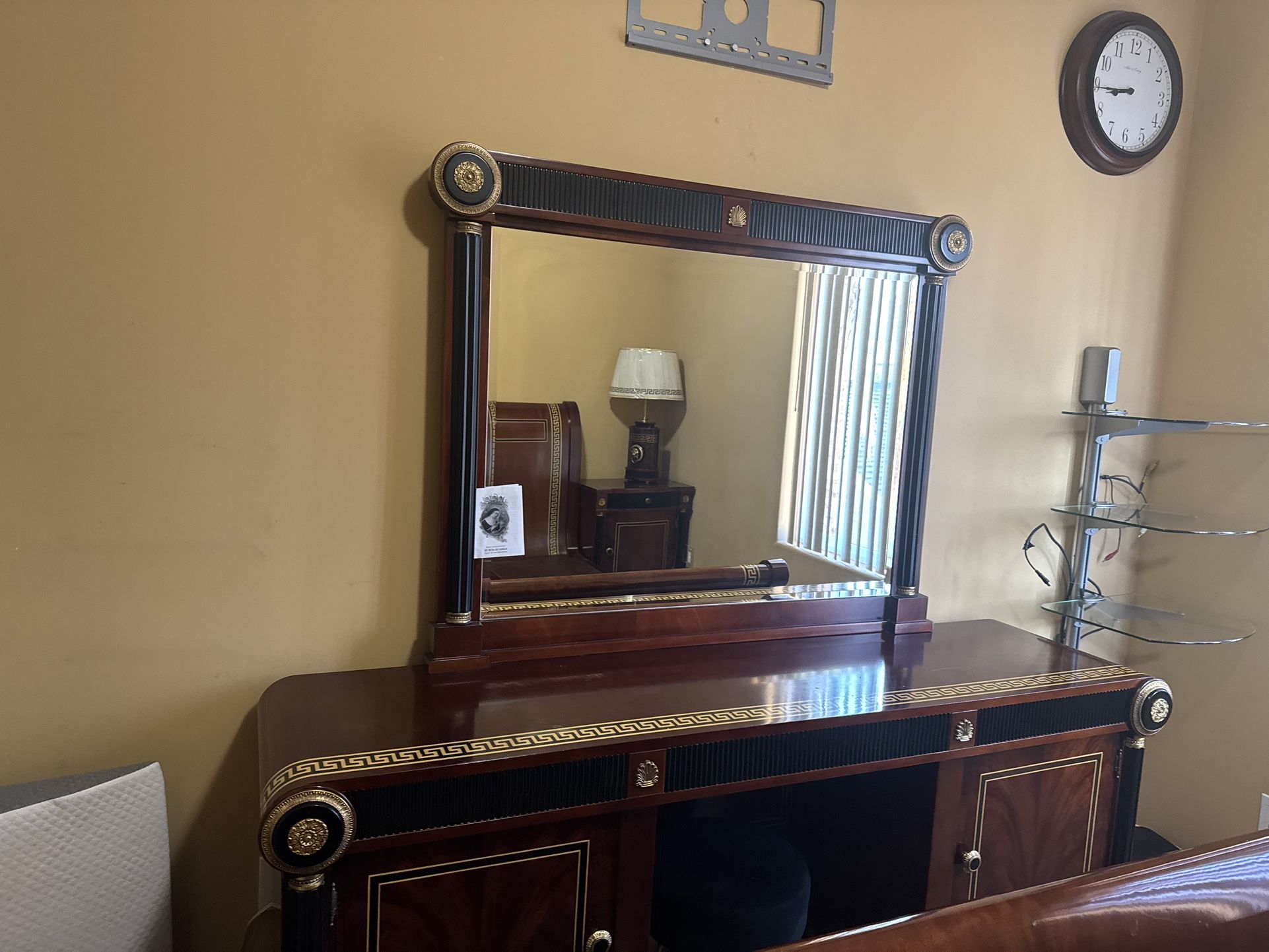 Dresser & Mirror Set
