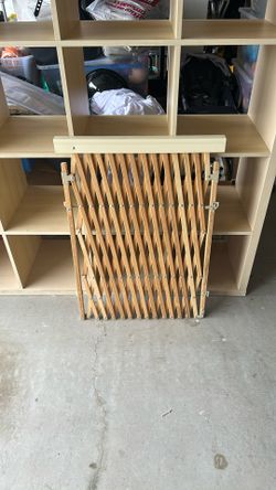 Extendable Gate. Pets/baby