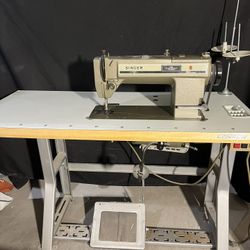 Singer Sewing  Machine