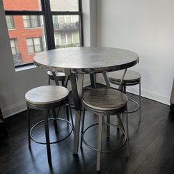 Table With 4 Stools 