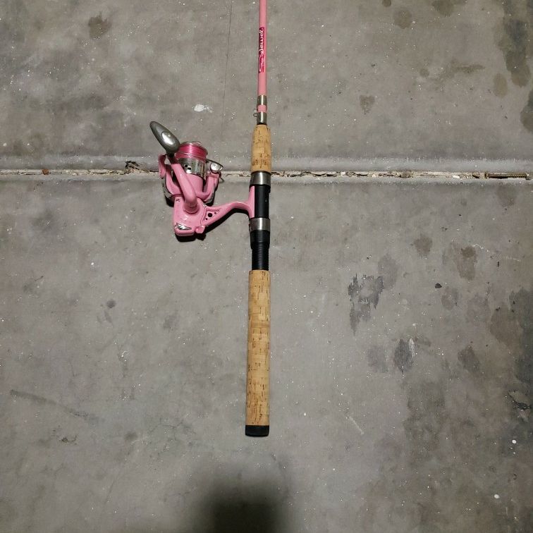 shakespeare ugly stik custom graphite surf rod Elite Spinning and the exposed reel reargrip_length__12
