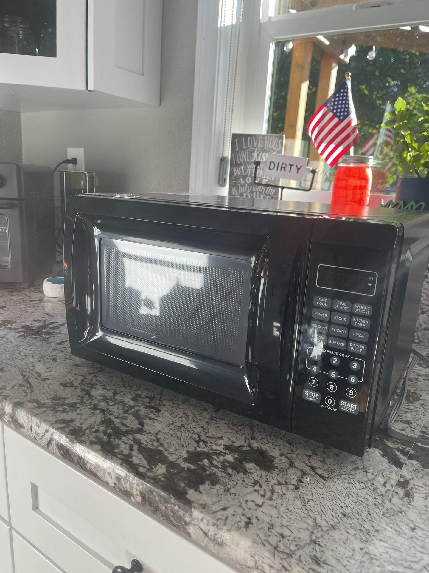 700 Watt Microwave
