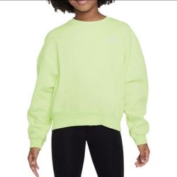 Nike Girls’ Sportswear Club Fleece Boxy Crewneck Sweatshirt 