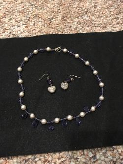 LADIES 18” PEARL AND PURPLE CRYSTAL NECKLACE WITH SILVER AND PURPLE HEART EARRINGS