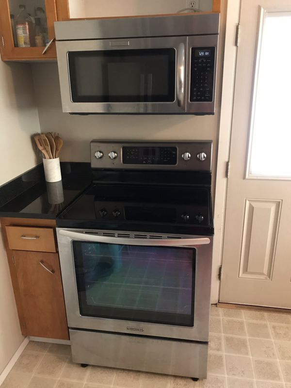 KitchenAid Range & Overhead Microwave for Sale in Lynnwood, WA OfferUp