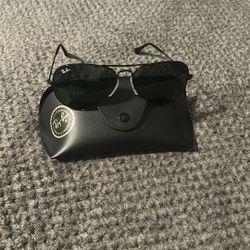 Men’s Ray Ban Aviators 