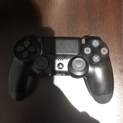[bonus]Ps4 controller black and Comes With A Charger For It