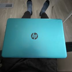 HP 17-inch Laptop in TEAL (Model 17-x022cy)
