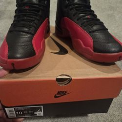 $245. Sz:10 Flu Game Jordan 12s 