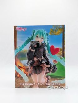 Hatsune Miku Outdoor Fashion Figure
