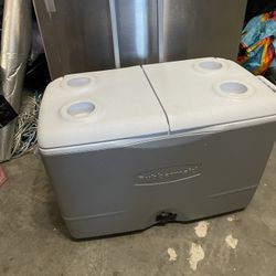 Rubbermaid Cooler On Wheels. Works Perfectly, But It Does Not Have The Original Plug.