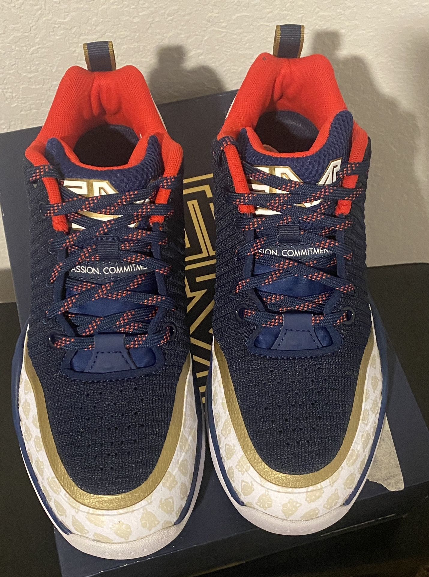 Q4 Sports Sneakers