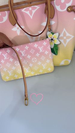 Neverfull on the beach