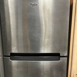 Frig Apartment Size 24X26X61