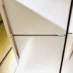 GE Refrigerator 